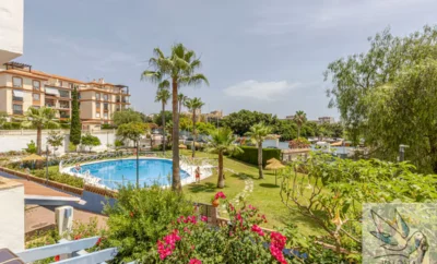 Excellent 2 Bedroom apartment with pool and parking